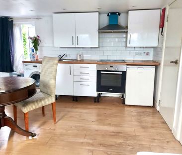 Oakdale Road, Finsbury Park, North London, N4 - Photo 2