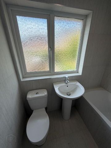 44 Queens Avenue, Belfast, BT36 5HU - Photo 3