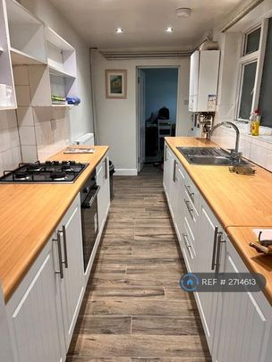 3 bedroom terraced house to rent - Photo 1