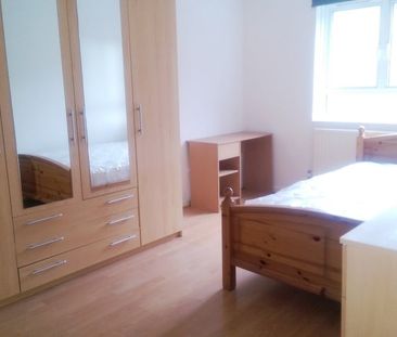 3 Bed Flat, Trimdon, NW1 - Photo 4