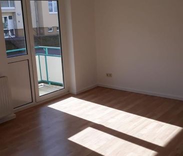 Newly renovated 2-room apartment with balcony in a good location - Foto 1