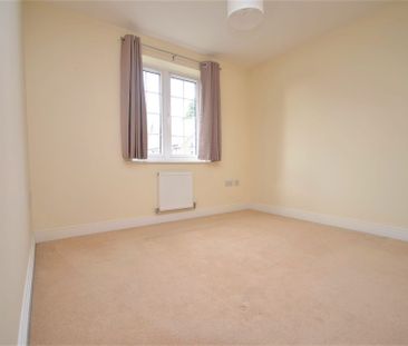 3 bedroom mid terraced house to rent, - Photo 6