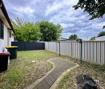 2/8 Denison Street, Cooma - Photo 2