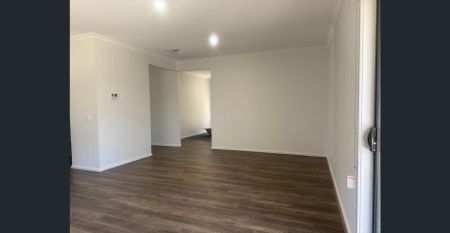 Brand new Family Home in Tarneit - Photo 3