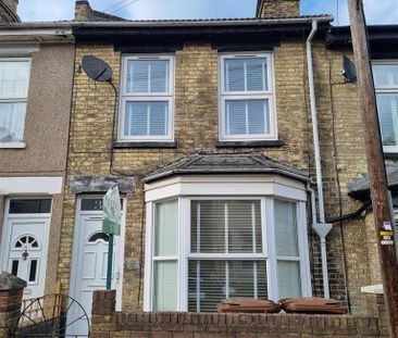 3 bedroom terraced house to rent - Photo 2