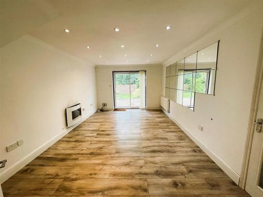 4 bedroom detached house to rent - Photo 1