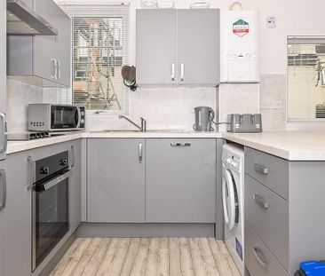 3 bedroom terraced house to rent - Photo 6