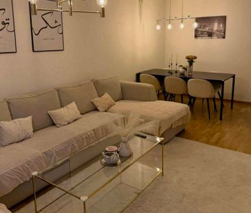 Karin Larssons Väg, Sköndal - Photo 1