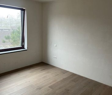 Prachtige energiezuinige nieuwbouwwoning met 3 slk op +/- 4a35ca gr... - Foto 2