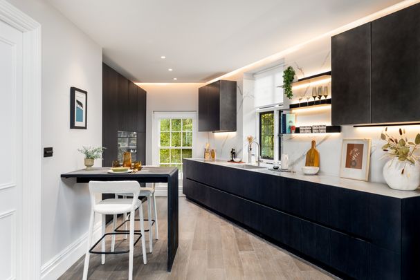 A Four-Bedroom Maisonette on St John’s Wood High Street - Photo 1