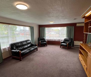 3 Bedroom Family Home in Inglewood - Photo 3