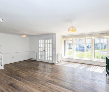 4 bedroom house to rent Towers Garden, Havant, PO9 - Photo 2