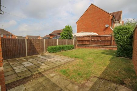 3 bedroom semi-detached house to rent - Photo 2