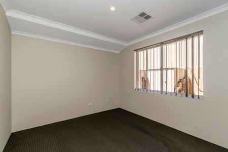 Four Bedroom Family Home in Baldivis - Photo 5