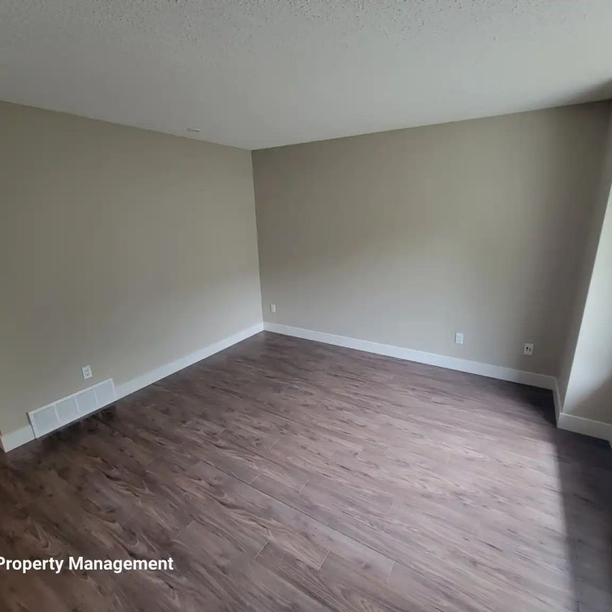 415 Clareview Road NW - #38 — Townhome - Photo 1