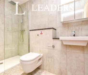 2 bedroom bungalow to rent - Photo 2