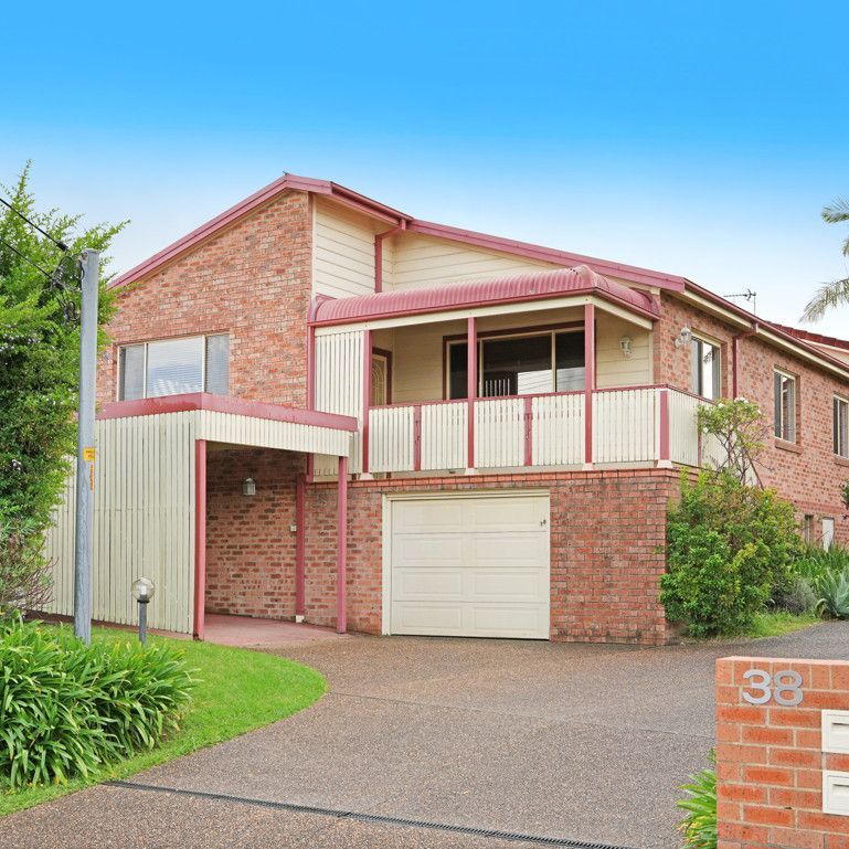 Shellharbour Village Stunner, freshly painted through out - Photo 1