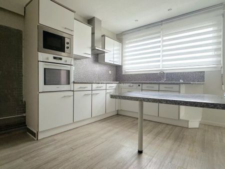 Location Appartement 5 pièces 98 m2 à Albi - Photo 5