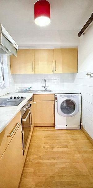 Studio to rent - Photo 1