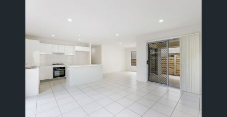 Modern Home in Glenvale - Photo 3