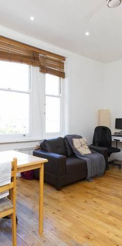 Modern Apartment - Photo 1