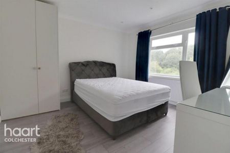 5 bedroom semi-detached house to rent - Photo 5