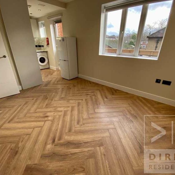 East Street, Epsom, KT17 - Photo 1