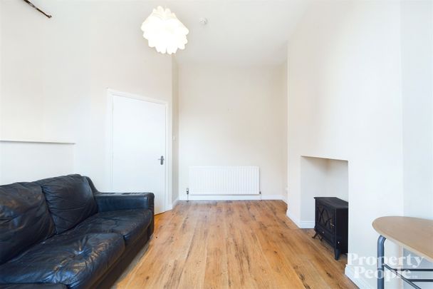 APT 1, 12 Allworthy Avenue, Belfast, BT14 6BU - Photo 1