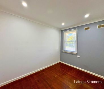 Spacious three-bedroom family home near amenities - Photo 5