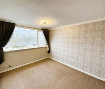 Fistral Crescent, Stalybridge - Photo 2