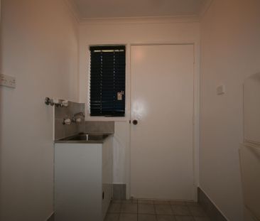 Charming 2-Bedroom Townhouse in Queanbeyan - Photo 1