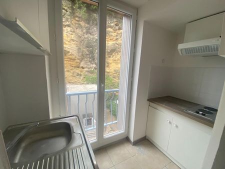 Location Appartement 1 pièce 18m² SALON DE PROVENCE 13300 - Photo 3