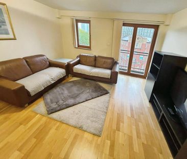 2 bedroom flat to rent - Photo 3