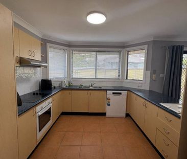 PRIVATE 4 BEDROOM HOME!! - Photo 5