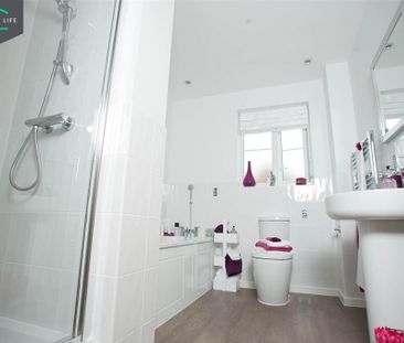 3 bedroom detached house to rent - Photo 3