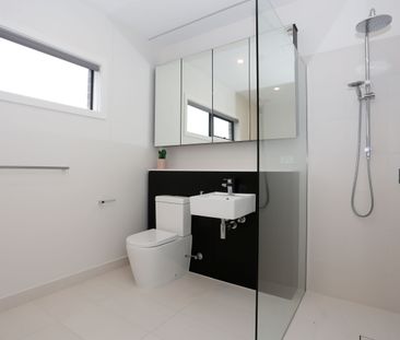 Low Maintenance Delight! - Photo 3