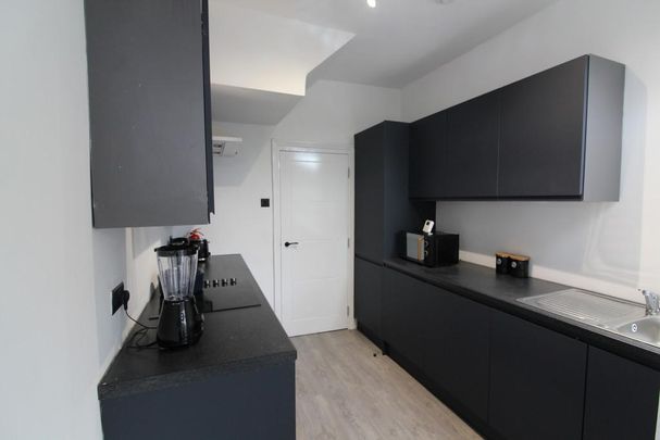 1 bedroom in a house share to rent - Photo 1