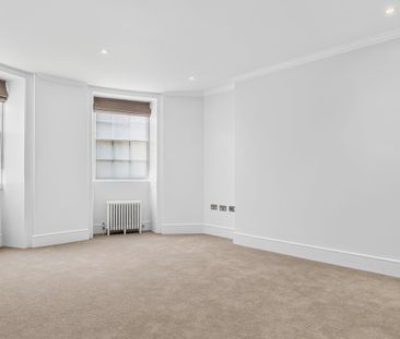 A spacious and modern 3 bedroom duplex ground & lower ground apartm... - Photo 6