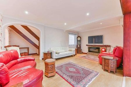 Malden Road, Cheam, SM3 - Photo 3