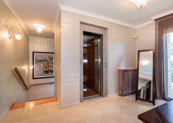 Luxury Villa for rent in Marbella Del Este, Andalusia