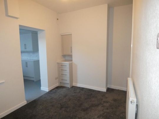 2 bedroom property to rent - Photo 1