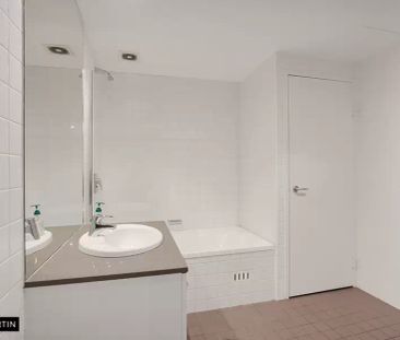 MGM MARTIN - TWO BEDROOM APARTMENT - Photo 3