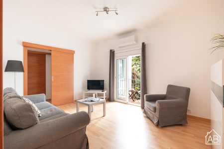Modern and Bright Two Bedroom Apartmentin the Sants District - Photo 2