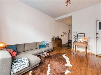 Karaktervol appartement met 2 slaapkamers, gelegen in een authentiek herenhuis op topligging op het Antwerpse Zuid. - Photo 1