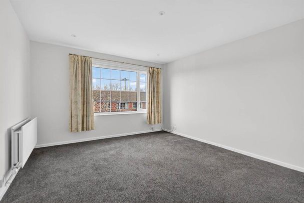 6a Strathearn Court, Holywood, BT18 9NR - Photo 1