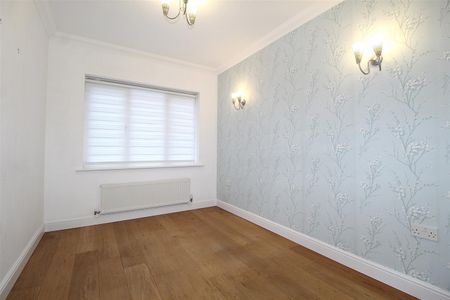 4 Bedroom House - Detached To Let - Photo 2
