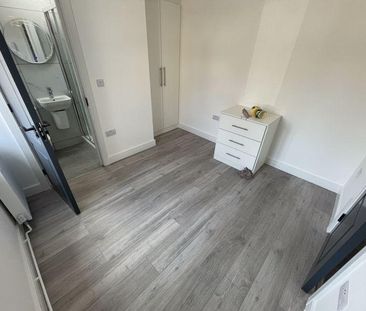 7 bedroom detached house to rent - Photo 3