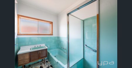 CHARMING FAMILY HOME IN A CENTRAL LOCATION! - Photo 2