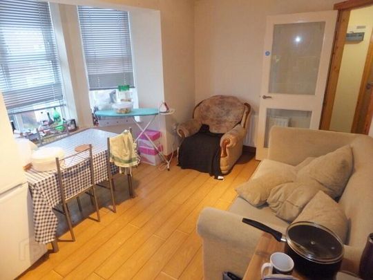 Flat 2, 14 Ashley Avenue, Lisburn Road, BT9 7BT - Photo 1