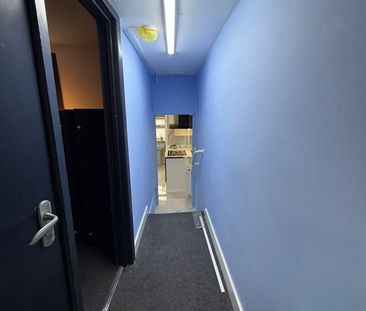 Two bedrooms first floor flat high road ilford- 1700 pcm - Photo 4